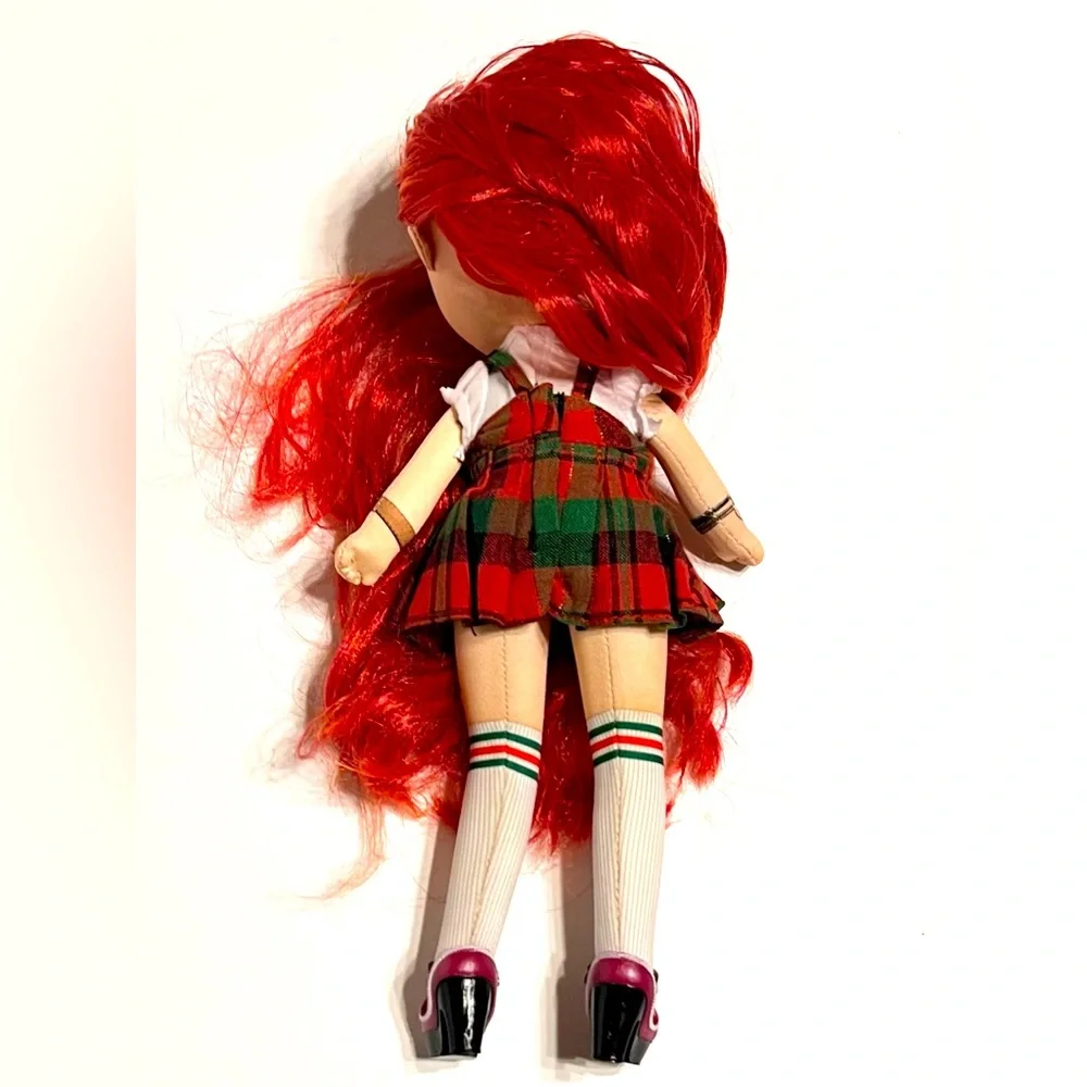 NA NA NA Teen Surprise Doll Samantha